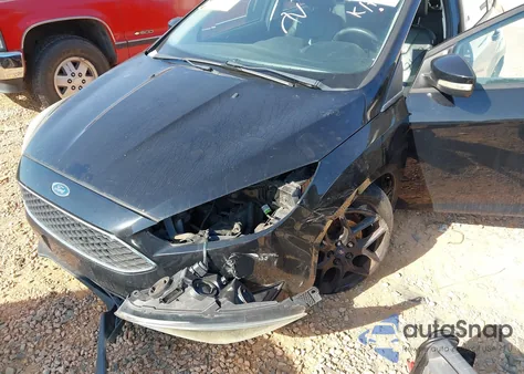 2016 Ford Focus Se z USA, uszkodzony, nr VIN 1FADP3K23GL257410